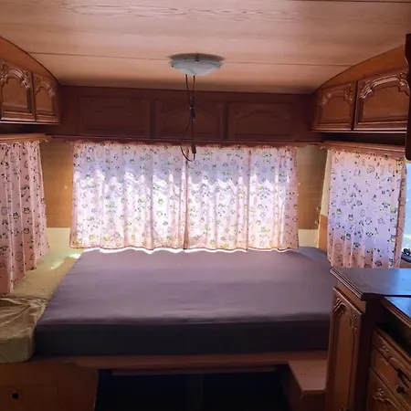 Luxusní stan Happy Caravans-with Air Conditioner *