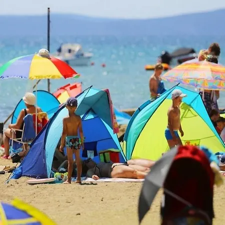Happy Caravans-with Air Conditioner *