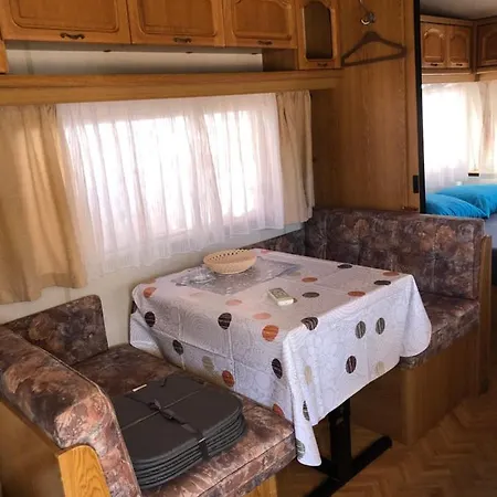 Happy Caravans-with Air Conditioner